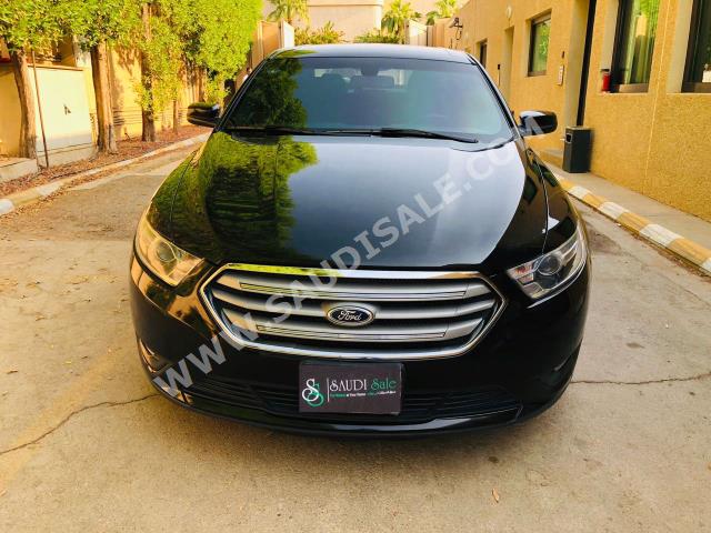 2015 Ford Taurus SEL