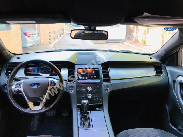 2015 Ford Taurus SEL
