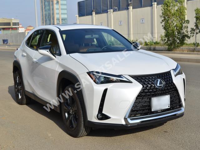 2023 لكزس يو إكس 200