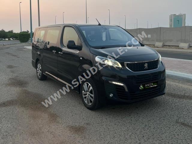 2023 بيجو ترافلر