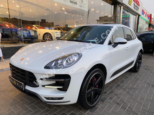 2016 Porsche Macan Turbo