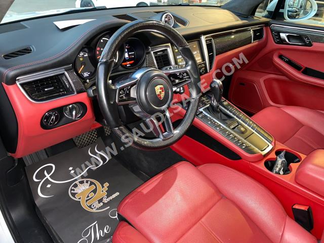 2016 Porsche Macan Turbo