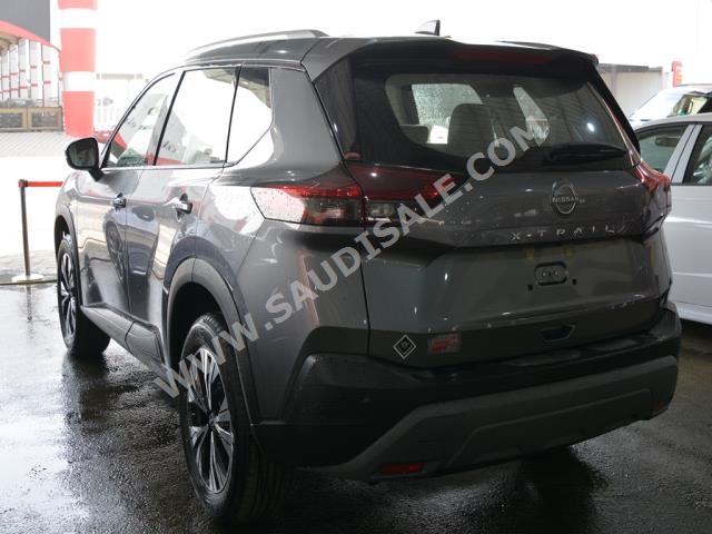 2023 نيسان اكس - ترايل