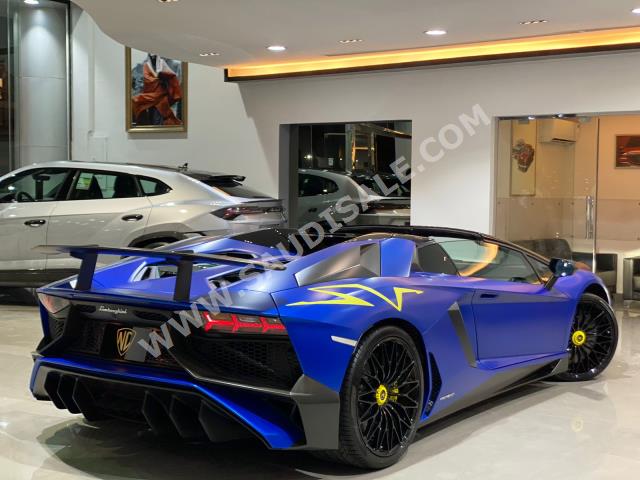 2017 لمبرجيني افنتادور اس في