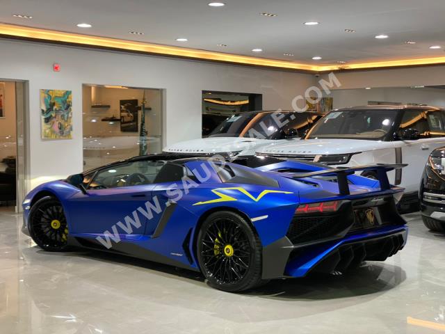 2017 لمبرجيني افنتادور اس في