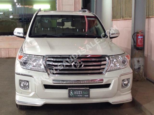 2014 Toyota Land Cruiser GXR