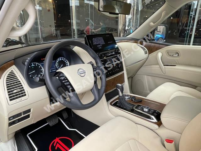 2023 Nissan Patrol SE2