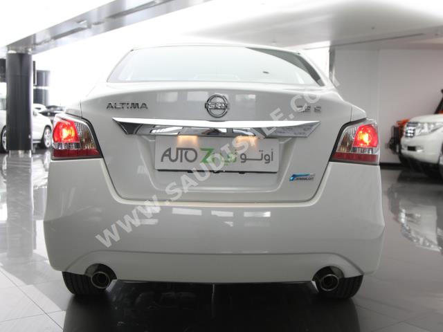 2016 نيسان التيما