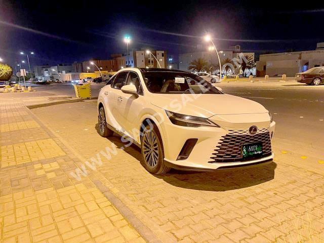 2023 لكزس أر إكس 350