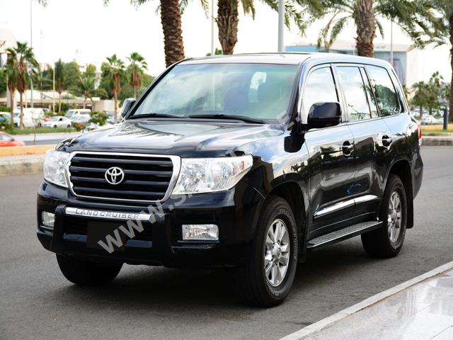 2011 تويوتا لاند كروزر جي اكس ار