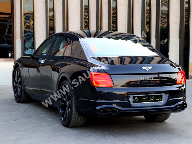 2022 بنتلي كونتيننتل فلاينج سبير