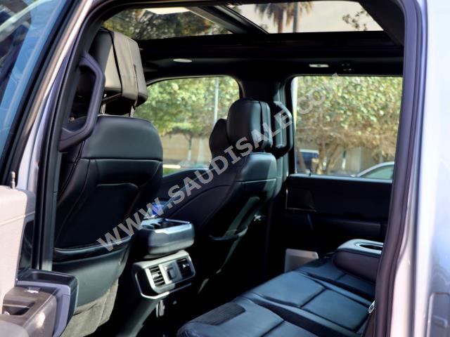 2021 فورد اف 150 رابتور