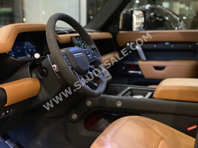 2023 لاند روفر ديفيندر