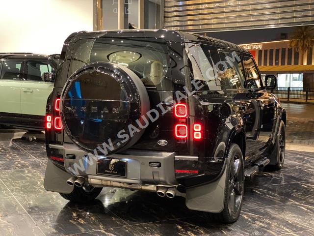 2023 لاند روفر ديفيندر