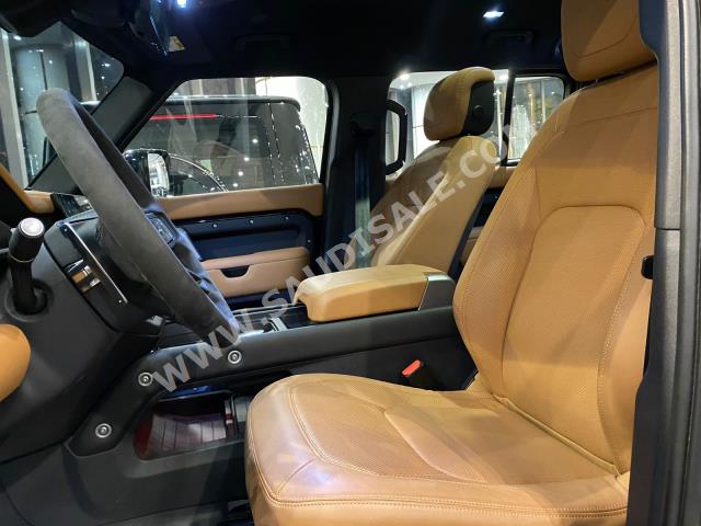 2023 لاند روفر ديفيندر