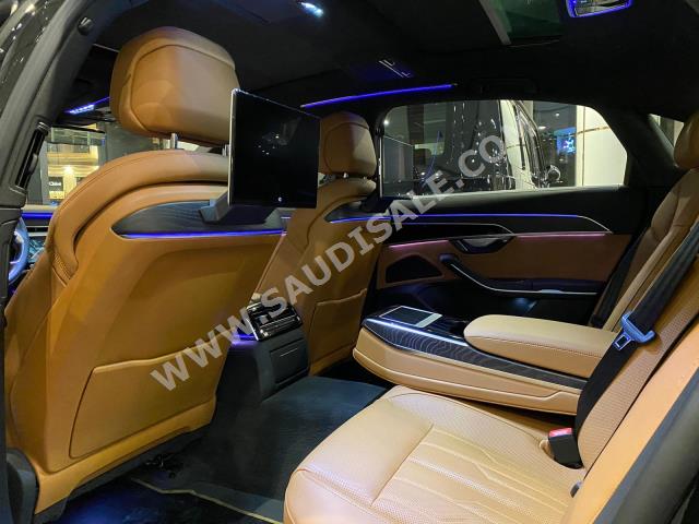 2023 اودي اي 8 ال