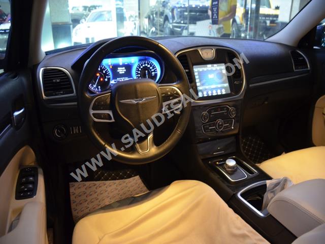 2022 كرايسلر 300