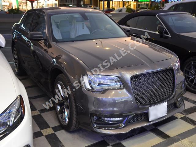 2022 كرايسلر 300