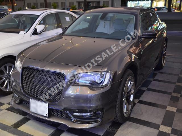2022 كرايسلر 300