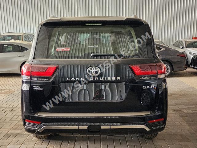 2024 تويوتا لاند كروزر جي اكس ار