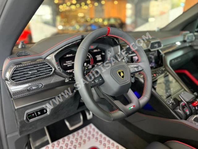 2023 لمبرجيني اوروس بيرفورمانتي