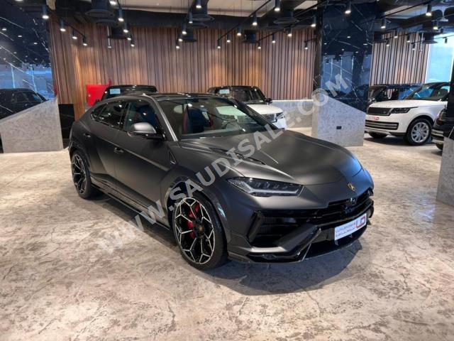 2023 لمبرجيني اوروس بيرفورمانتي