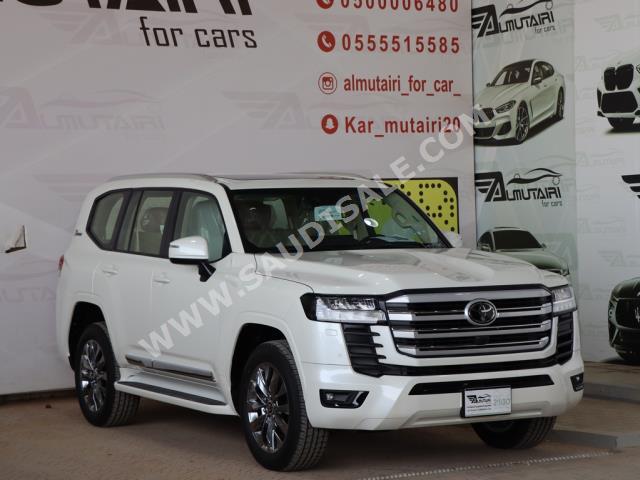 2022 Toyota Land Cruiser GXR