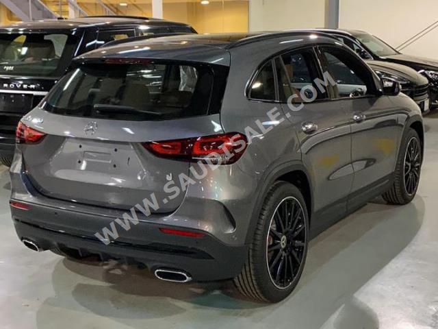 2022 مرسيدس - بنز جي إل أي 200