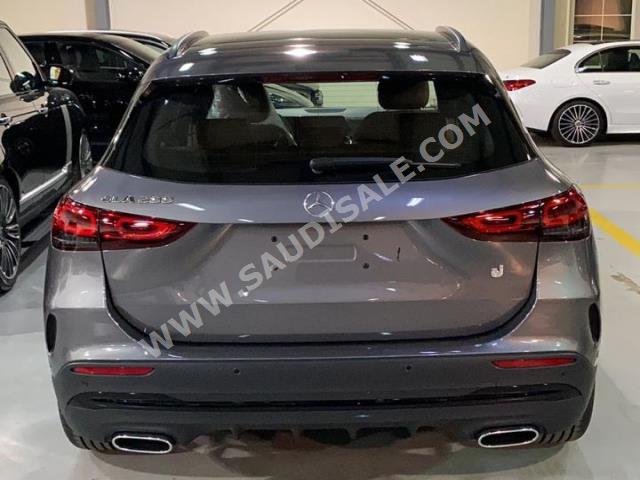 2022 مرسيدس - بنز جي إل أي 200