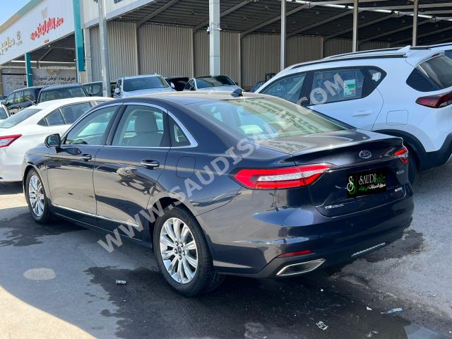 2021 Ford Taurus Titanium