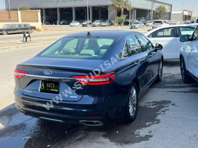 2021 Ford Taurus Titanium