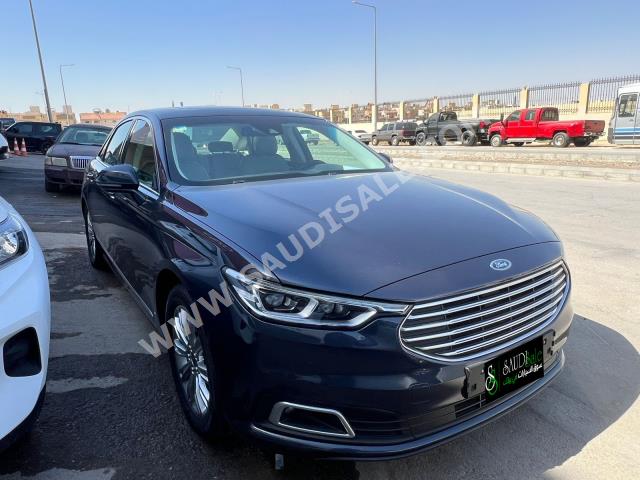 2021 Ford Taurus Titanium