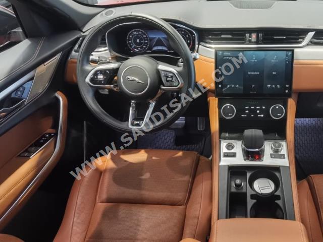 2022 جاكوار اف-بيس