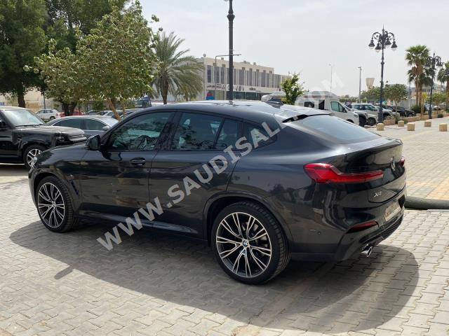 2020 بي ام دبليو الفئة اكس 4