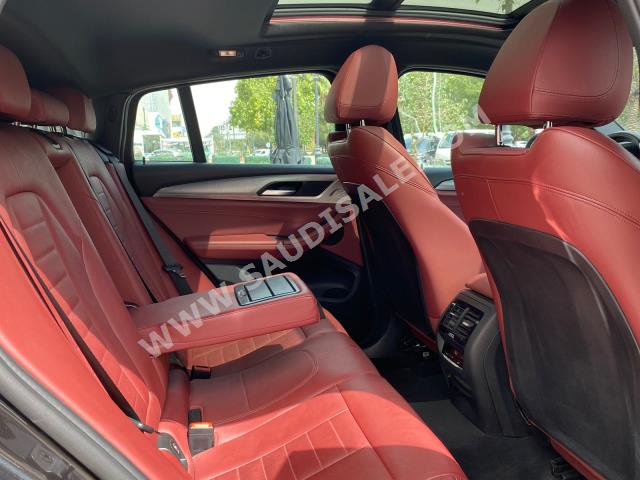 2020 بي ام دبليو الفئة اكس 4