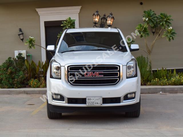 2016 GMC Yukon SLT