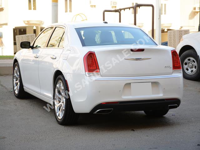 2016 كرايسلر 300 سي