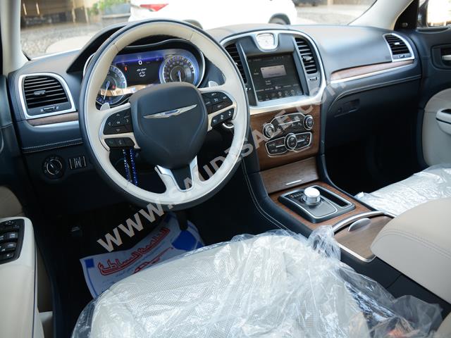 2016 كرايسلر 300 سي