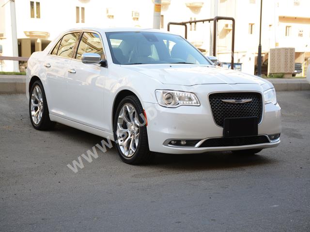 2016 كرايسلر 300 سي