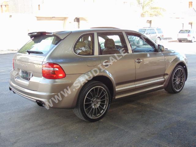 2005 Porsche Cayenne Magnum