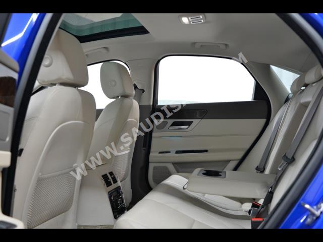 2018 جاكوار اكس اف