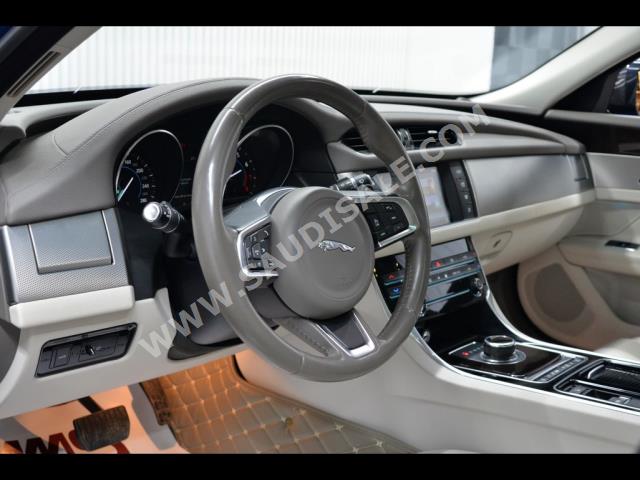 2018 جاكوار اكس اف