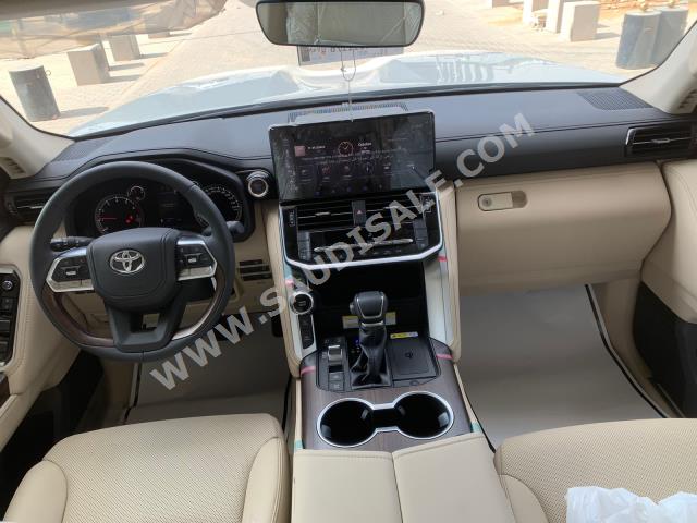 2023 تويوتا لاند كروزر جي اكس ار