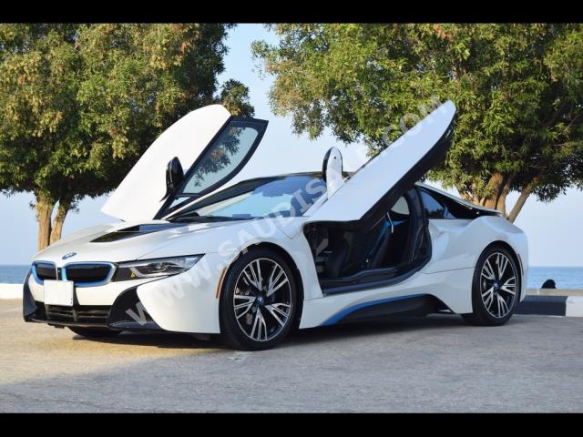 2017 بي ام دبليو 8 أي