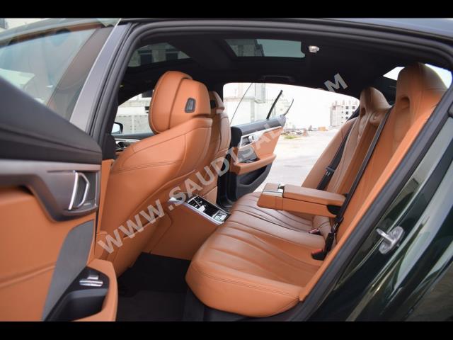 2023 بي ام دبليو الفئة الثامنة 840 إم