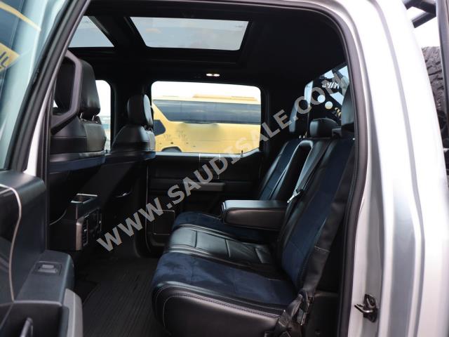 2019 فورد اف 150 رابتور