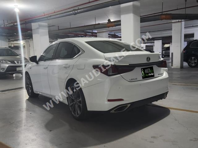 2021 لكزس إي إس 350 اف سبورت