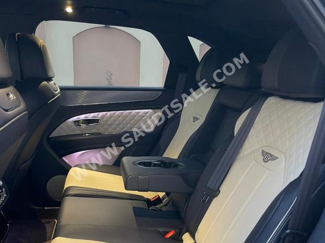 2022 بنتلي بنتايجا