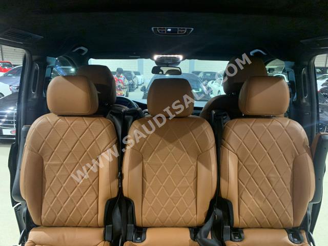 2019 مرسيدس - بنز فيانو