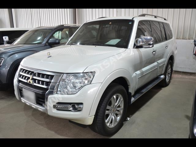 2016 متسوبيشي باجيرو